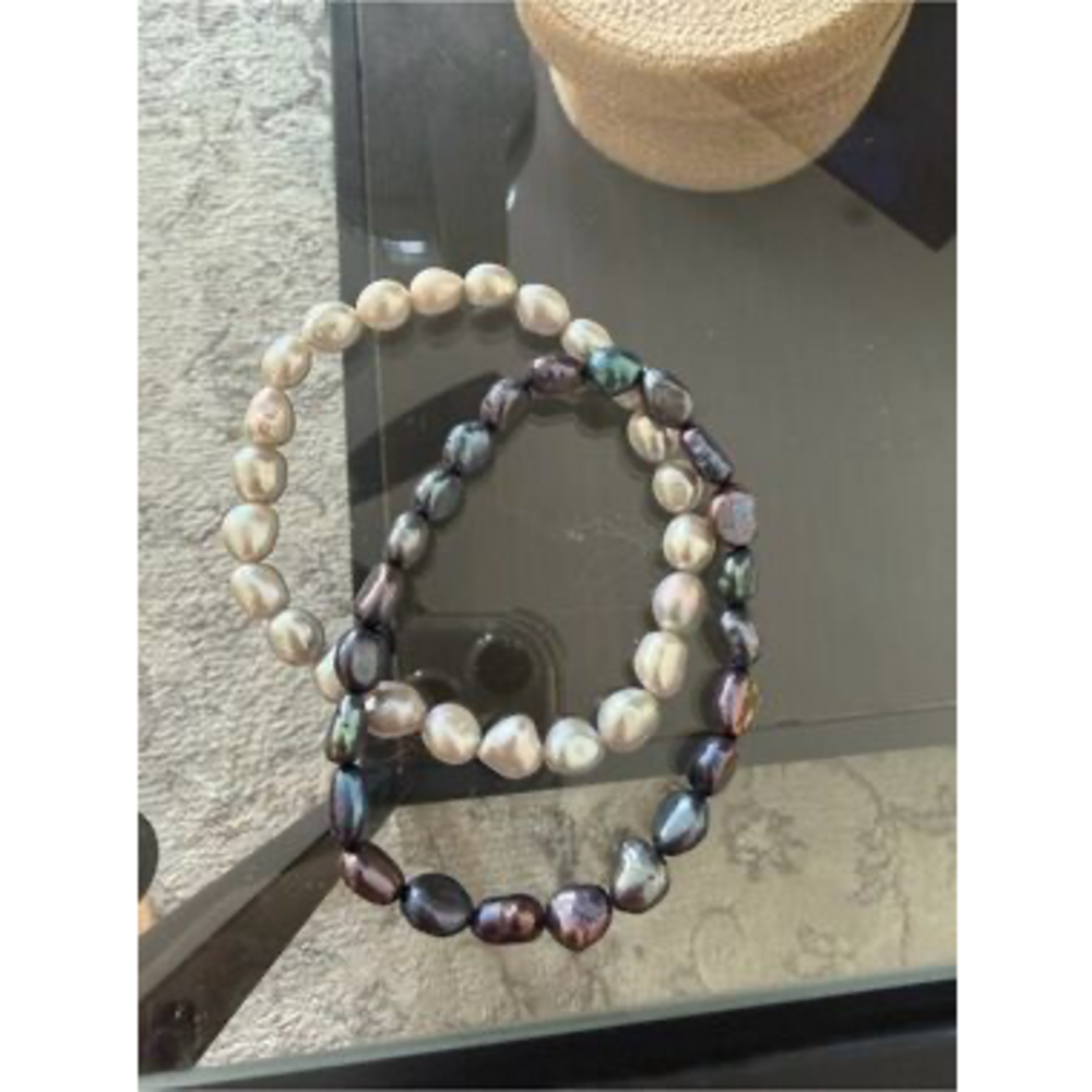 Handmade Freshwater Pearl Stretch Bracelet Set - Black and White Pearls - Picture 4 of 5